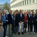 Bivši zaposleni u pokrajinskoj administraciji predali Zahtev za poništavanje rešenja o otkazu, podržali ih poslanici, zborovi…