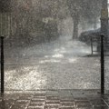 Nevreme pogodilo Hrvatsku – munje paraju nebo, bujice na ulicama: Zbog velikih padavina saobraćaj se odvija otežano…