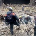 Spasioci uklanjaju ruševine sa mesta terorističkog napada u Moskvi (video)