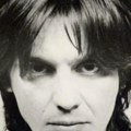 Umro od droge, u bedi, sahranjen na svoj rođendan! Čuvenog muzičara obožavala je cela Juga, svirao sa Bajagom i Čorbom, a onda…