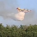 Dramatično u Grčkoj: Veliki požar kod Soluna, dignuti avioni i helikopteri (video)