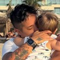 Marija Šerifović se skinula u kupaći, uparila dezen sa sinom! Otišli iz Srbije: "Kako dani prolaze, sve je..."