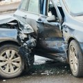 Težak udes u Požarevcu, ostao jeziv prizor: Devojka teško povređena, vozila potpuno smrskana na putu