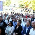 Kurtijeva policija upala u KBC Kosovska Mitrovica, Srbi protestovali ispred zgrade