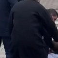 (Video) Incident u Kuli tokom performansa „Stop nasilju nad ženama“: Učesnici tvrde da su brutalno napadnuti, upiru prst u…