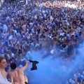 Ludnica u Kanzas Sitiju! Peva se Mesiju i Maradoni: Pogledajte kako hiljade Argentinaca očekuje dolazak svetskih šampiona