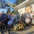 Dobrivoje Topalović dobio spomen-bistu u rodnoj Preljini, kolege ga ispoštovale FOTO