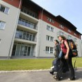 Zašto mladi u Srbiji napuštaju roditeljski dom tek posle 30. godine