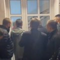 Opozicija sedela u praznoj sali Opštine Žabalj i čekala izbornu komisiju
