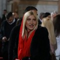 U skromnoj kući ih je živelo 10, mama joj je kaput kupila na kredit, a otac... Teško detinjstvo Jovane Tipšin
