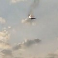 VIDEO: Srušio se ruski vojni avion, piloti se katapultirali