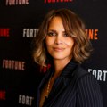 Kako treniraju zvezde u menopauzi? Fitnes trikovi Halle Berry i Jennifer Garner