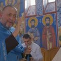 Sveštenik iz Srbije razbesneo sve bizarnim ponašanjem na venčanju - a, onda se saznala prava istina: "Šta je za takvu…