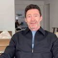 Ušao u prva kola koja su naišla, vozač i suvozač u šoku: Neviđeni potez filmske zvezde, kamere sve zabeležile
