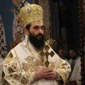 Mitropolit Arsenije pomaže porodicama koje su izgubile domove u požarima