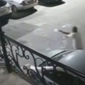Jezivo! Dvojica istrčala s pištoljima pred MMA šampiona, a onda je krenula borba na život i smrt