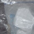 Uhapšena trojica u čijem stanu je pronađeno 1,5 kilograma kokaina i 2,8 kilograma marihuane