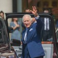 "Radio sam za kralja Čarlsa, nalepnica na njegovom automobilu otkriva kakav je zapravo čovek"