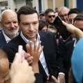 Francuska anketa: Bardela na putu ka Jelisejskoj palati, Melanšon sve opasniji rival