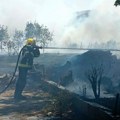 Све више пожара, надлежни упозоравају - опрезно са ватром на отвореном