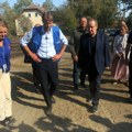 Ambasador EU posetio vatrogasce u Deliblatskoj peščari: „U potpunosti smo solidarni sa pogođenim zajednicama“
