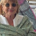 Od prodaje knjiga ne zarađuje, otvorila profil na sajtu za odrasle: Srpska književnica (66) donela odluku