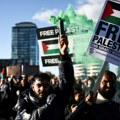 Propalestinske demonstracije u Londonu: Hapšenja zbog antisemitskih plakata