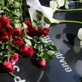Članovi DS položili cveće na grob Zorana Đinđića