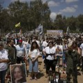 "Stojimo pored ostataka hrama u poderanoj odeći": U Izraelu održana ceremonija za Dan sećanja: Prvo obeležavanje stradanja…