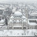 Sve stalo u Istanbulu zbog snega: Zabeleo se grad na Bosforu, pogledajte fotografije