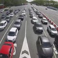 Ogromne gužve na izlazu iz Srbije: Putnici na granici čekaju više sati, neki i odustali od turističkih aranžmana