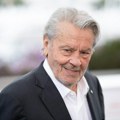 Najmlađi Delonov sin tuži sestru i brata zbog testamenta: Godinu dana od smrti glumca porodica ušla u rat za ogromno nasledstvo…
