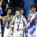 Umalo od gotovog veresija: Grcima bronza, Fincima kapa dole