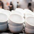"Gutljaj koji teže pada": Teški metali pronađeni u keramičkim šoljama na tržištu Srbije, ispitivanja obavio "Batut"