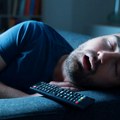 Kako spavanje uz upaljen TV šteti vašem zdravlju