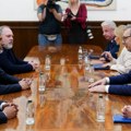 Vučić nastavlja konsultacije, sastaje se sa predstavnicima Srpske radikalne stranke i SPO
