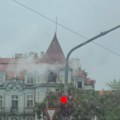 Požar u ambasadi Pakistana u Beogradu: Gori prostorija na poslednjem spratu