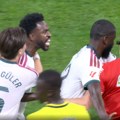 (VIDEO) Vini isključen zbog čupanja za kosu, Realu poništen gol