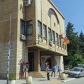 Napad na sindikalnog poverenika u Gradskoj upravi u Vranju, fizički ga napao Zoran Spasić, koordinator Uslužnog centra Grada…