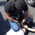 Izvučeni iz automobila i oboreni na zemlju: Snimak hapšenja osunjičenih za svirepo ubistvo u Zemunu