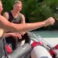 Jokić pliva i vesla na Drini Nikola napravio šou, masa počela da mu skandira, njegova reakcija oduševila sve (video)
