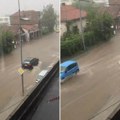 Reke teku ulicama, kataklizma u Kruševcu! Pljušti kiša, saobraćaj jedva ide - jezivi snimci na mrežama (video)