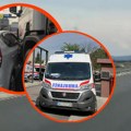 Strašan sudar u Čačku, auto rasparčan Vozač teško povređen pošto se zabio u betonski stub (video)