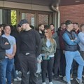 APV: Više radnika javnih preduzeća juče glumilo „zabrinute studente“ tokom blokade Filozofskog fakulteta u Novom Sadu