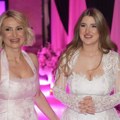 Lena Marinković slavi 18. rođendan: Od oca ni traga, Goca i Raša dočekuju goste, slavljenica blista u čipkanoj beloj…