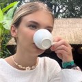 Anastasija je probala najskuplju kafu na svetu koja se pravi od izmeta mačke