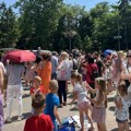 Protest studenata i građana „Ne želimo Ćacilend u Vrbasu“: Napeto ispred prostorija SNS-a