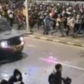 Pregazili demonstranta usred gomile Ovako policija Indonezije postupa na protestima, uhapšeno 600 ljudi (uznemirujući video)