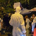 Subotičani ponovo simbolično „dezinfikovali“ ulice nakon SNS skupa, Bačulov dobio zahvalnicu VIDEO