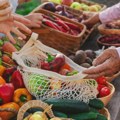 Srpski turisti ostali bez reči! Ovo je detaljan cenovnik osnovnih namirnica u Grčkoj